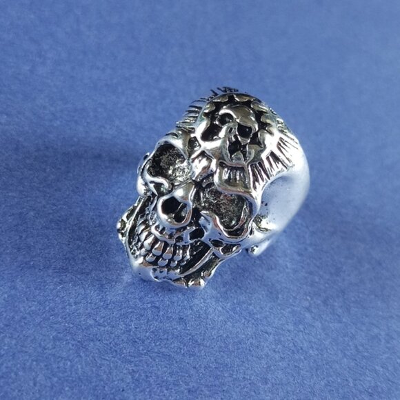 💀 Gothic Mini Skull On Skull Top Heavy Metal Ring (Size 10.5) - Picture 4 of 4